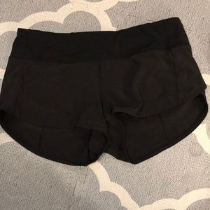 Lululemon size 6 short